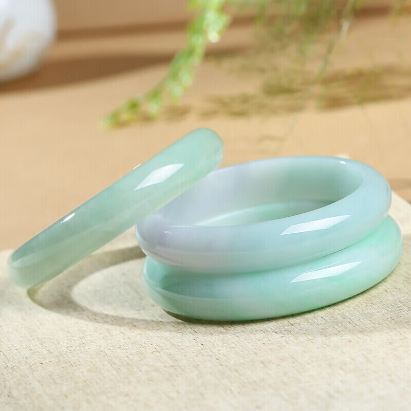 印象眸 宽边飘花翡翠手镯