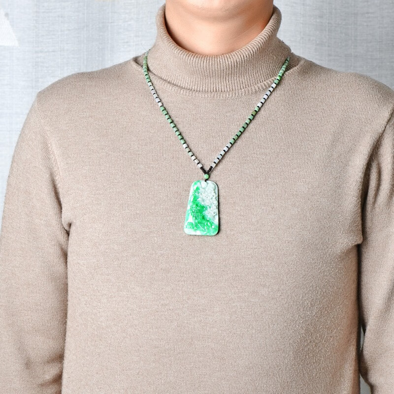可玉可求 辣绿色翡翠吊坠