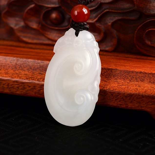 和玉缘 莹润光滑翡翠吊坠