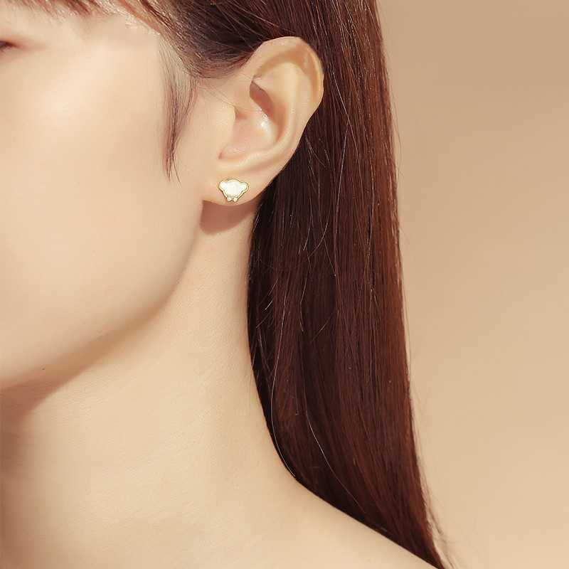 唯一可爱耳饰