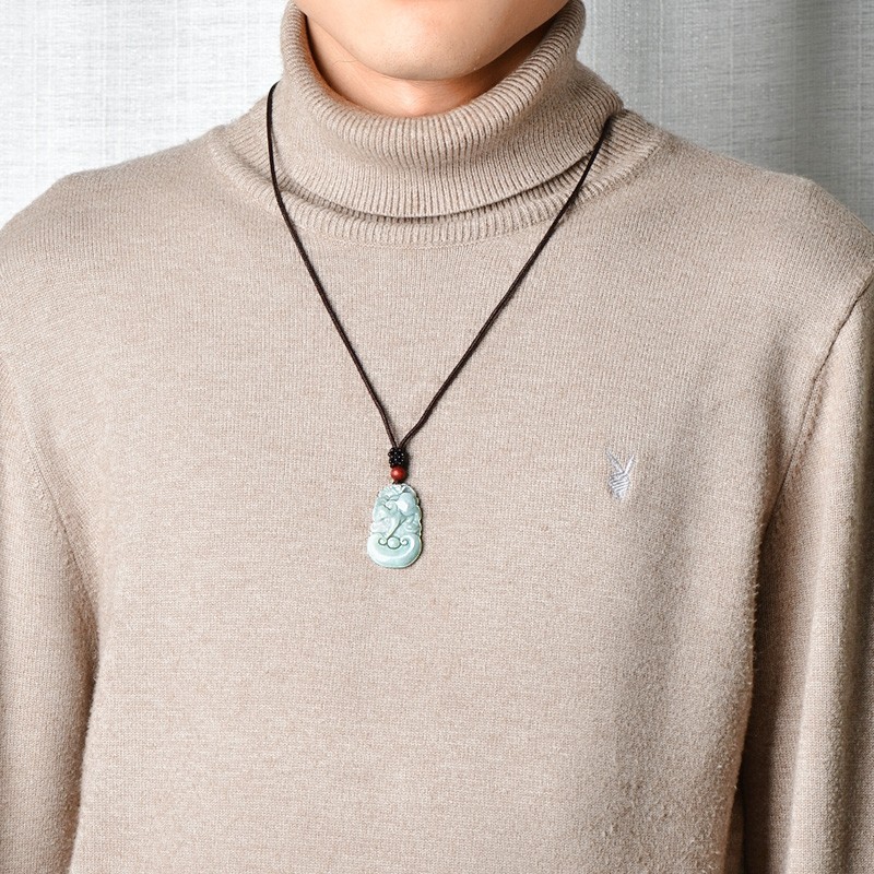 可玉可求 淡绿色翡翠吊坠