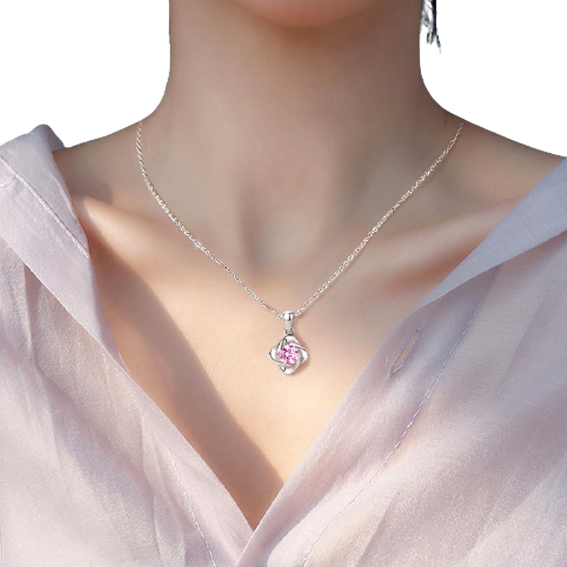 唯一粉色四叶草银项链