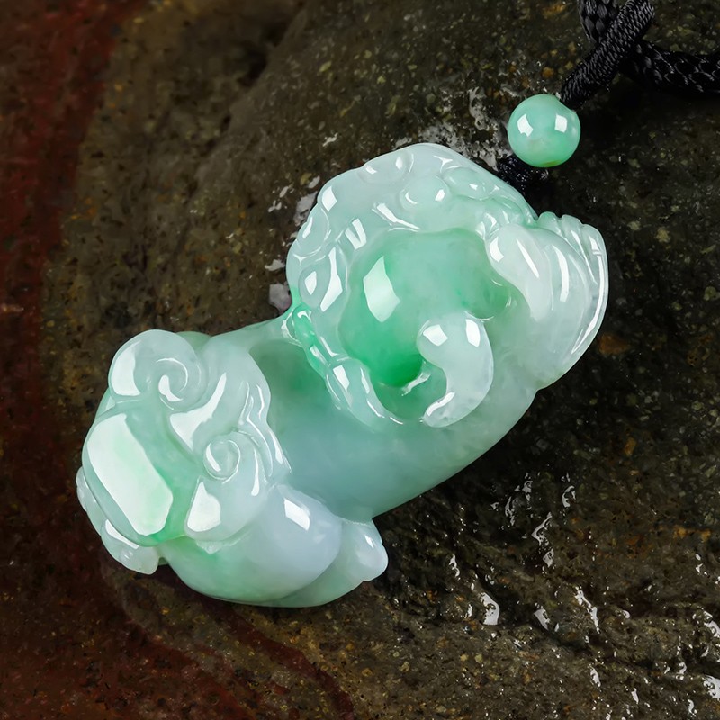 碧玉尊 天然冰糯种翡翠吊坠