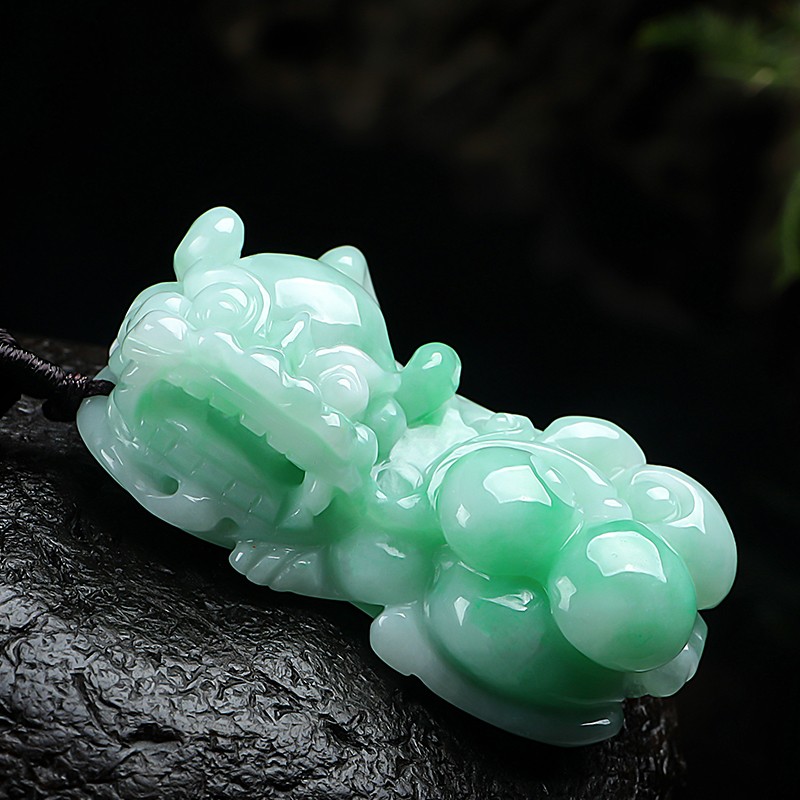 珍唯伊 飘绿貔貅翡翠吊坠