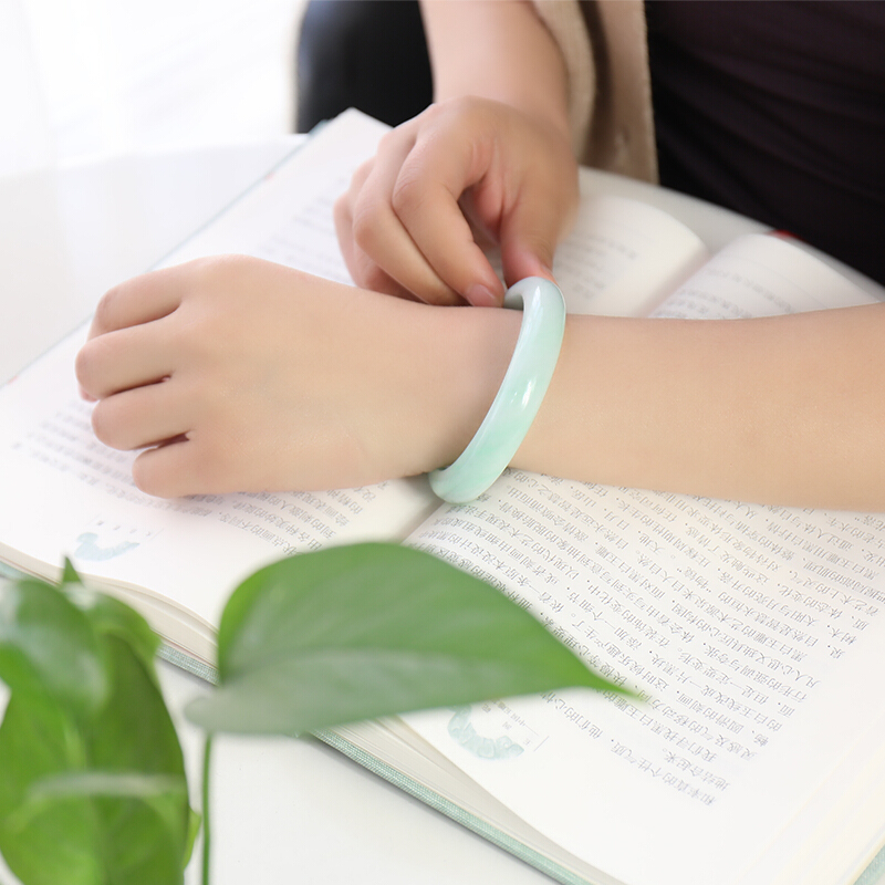 印象眸 宽边翡翠手镯