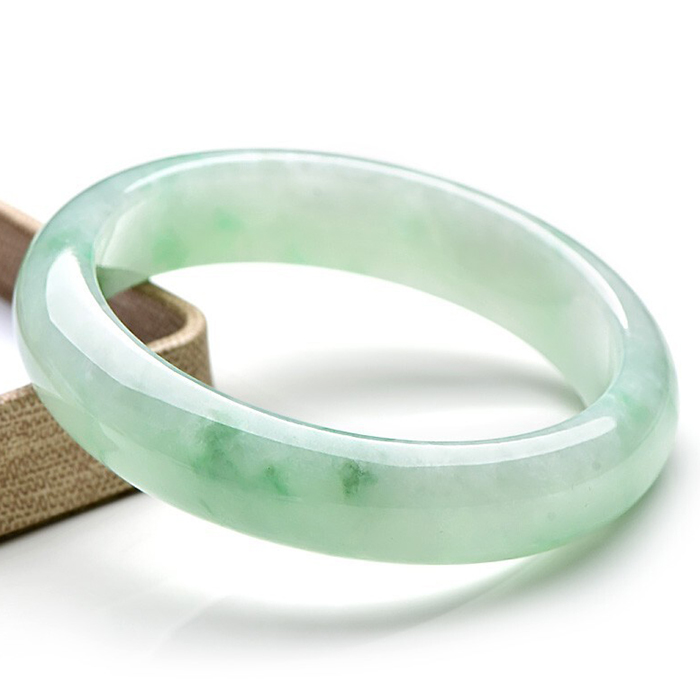 千载一玉质朴清雅翡翠手镯