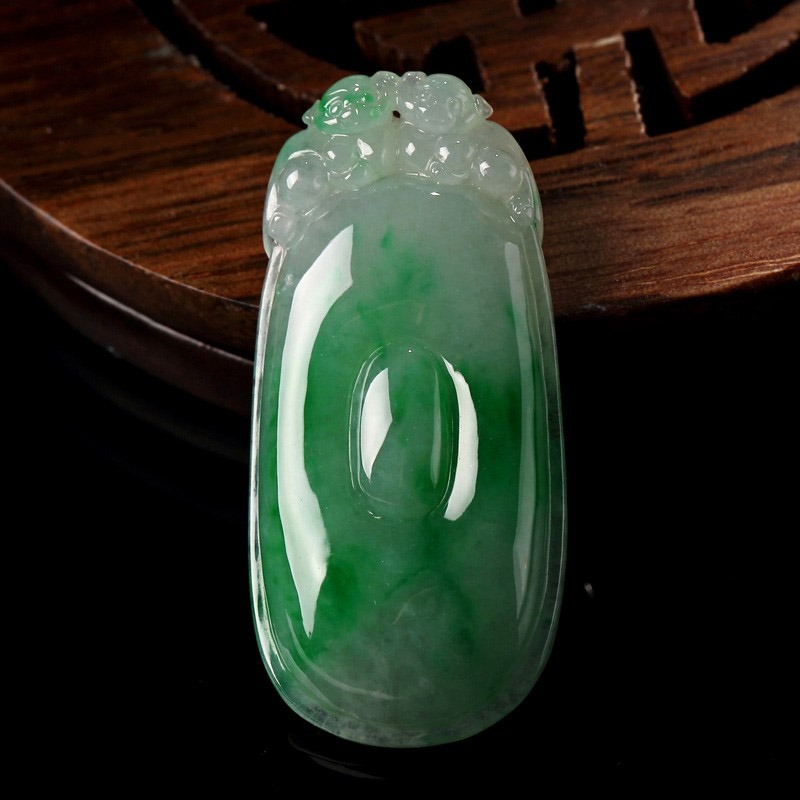 曼丽翠 通透自然 翡翠吊坠