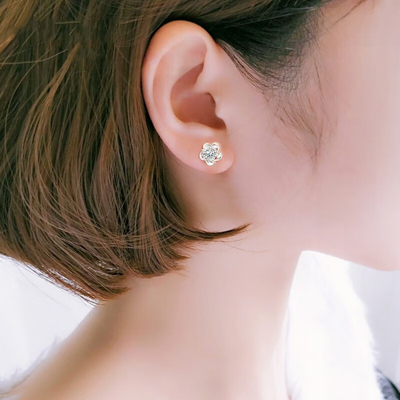 唯一 时尚送女友耳饰