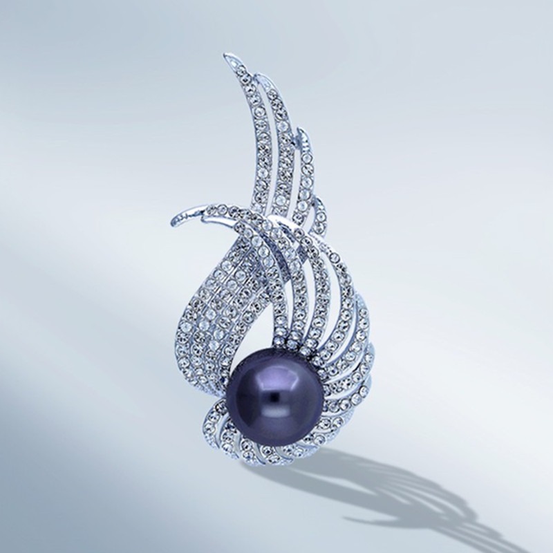 唐后皓钻仿珍珠胸针