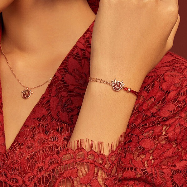 卡蒂罗 福字小牛手链