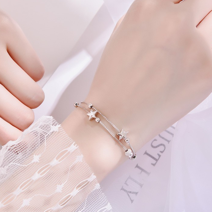 银千惠星星点缀手链