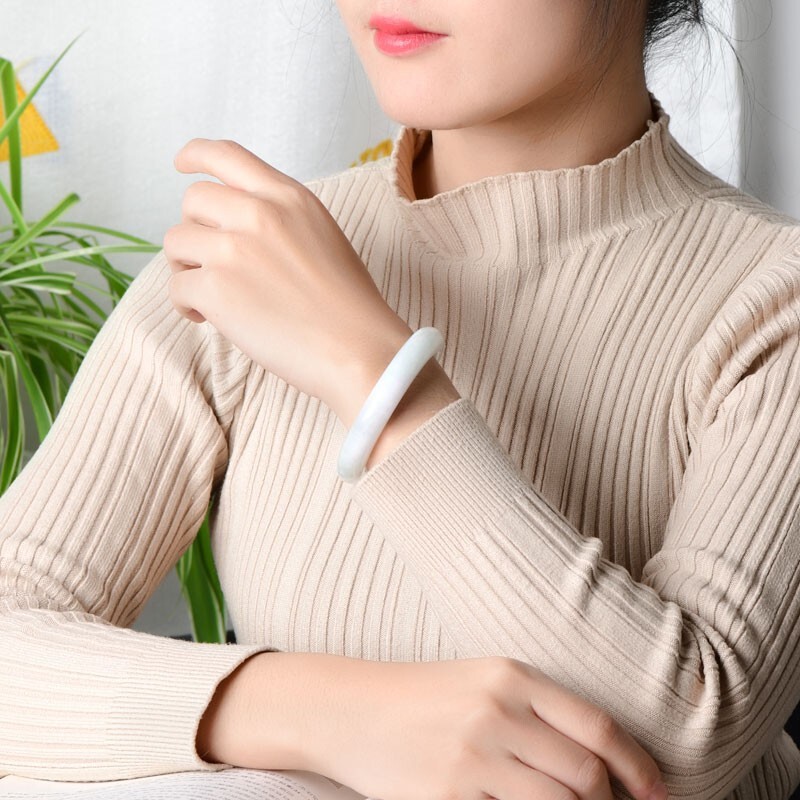 千载一玉飘绿温润翡翠手镯