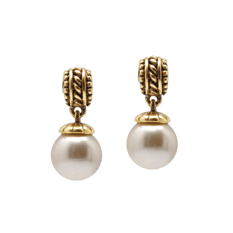 翡拉拉 亮泽珍珠耳饰