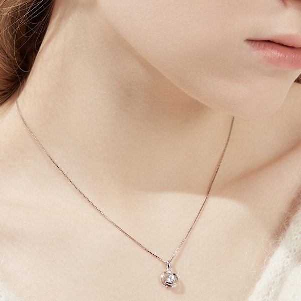 卡蒂罗 镶嵌水钻项链