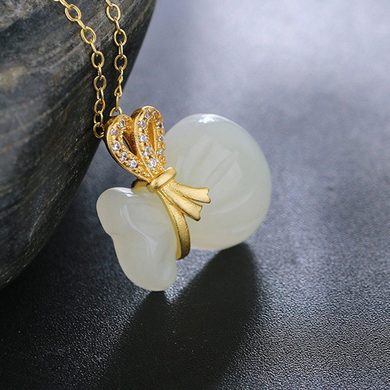 臻仟尼 银镶和田玉镀金项链