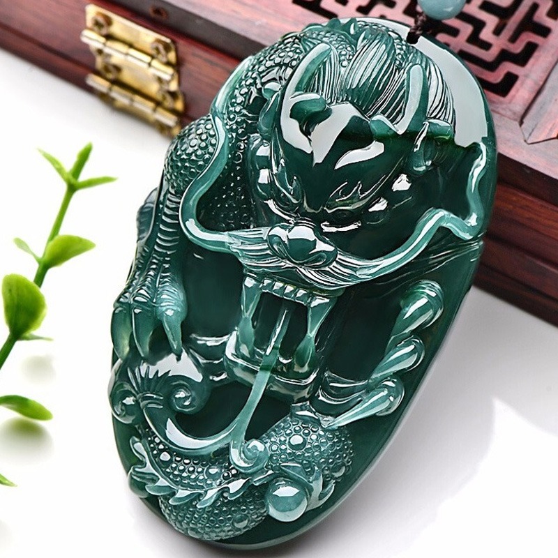 可玉可求 温润细腻 翡翠吊坠