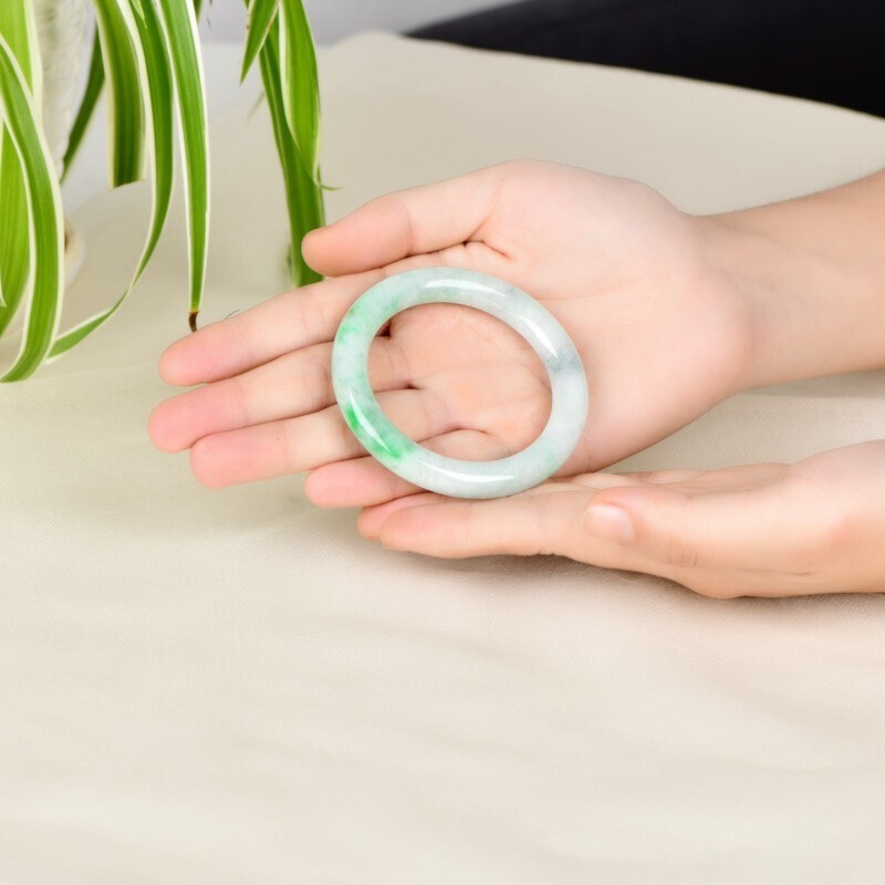 千载一玉 女士飘阳绿圆条玉镯