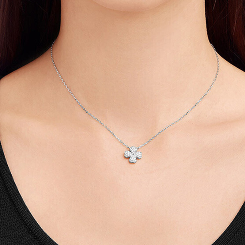 施华洛世奇 小花造型项链