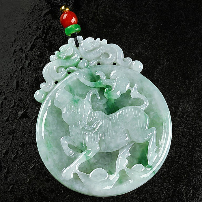 碧玉尊生肖牛吊坠