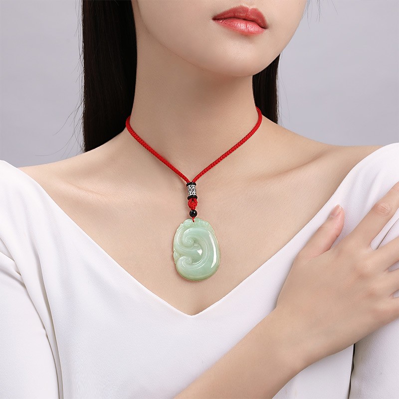 周六福 细腻亲肤翡翠吊坠