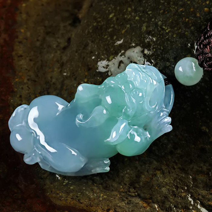 碧玉尊精致貔貅吊坠