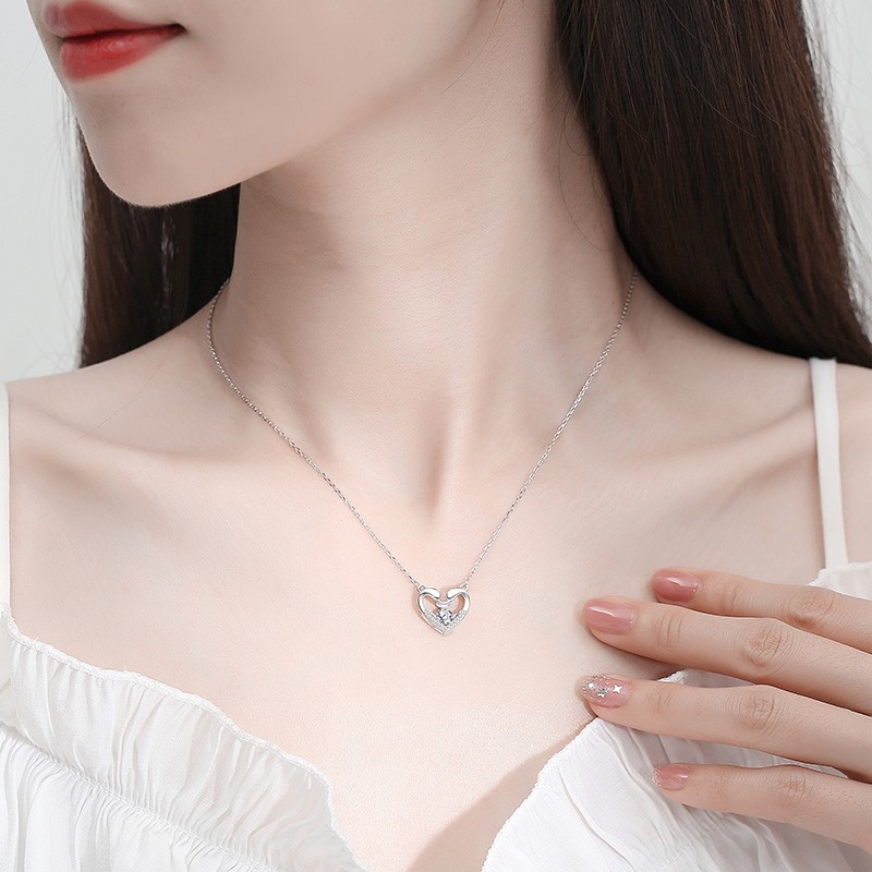 圣雅罗简约天鹅吊坠项链