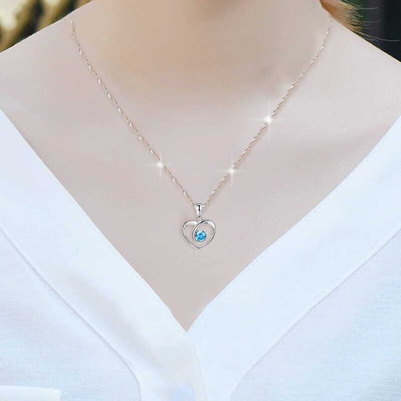 唯一四叶草心形吊坠项链