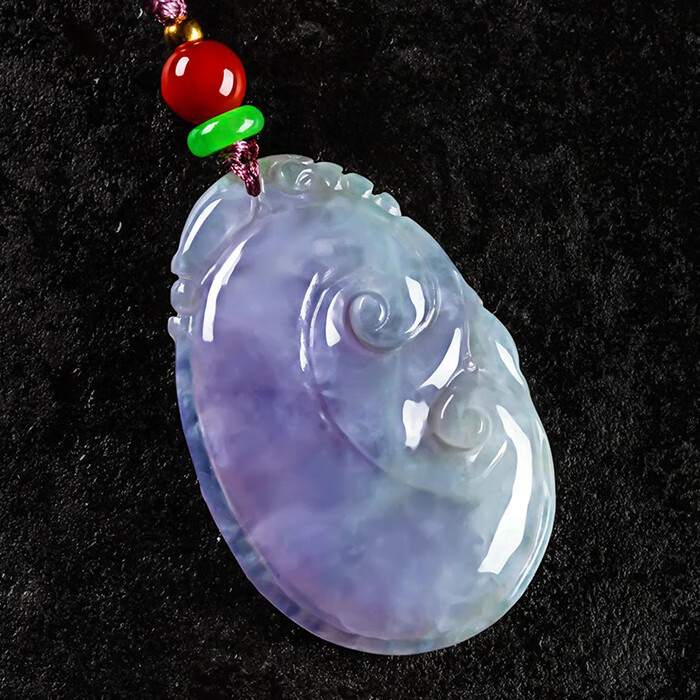 碧玉尊冰糯种翡翠吊坠