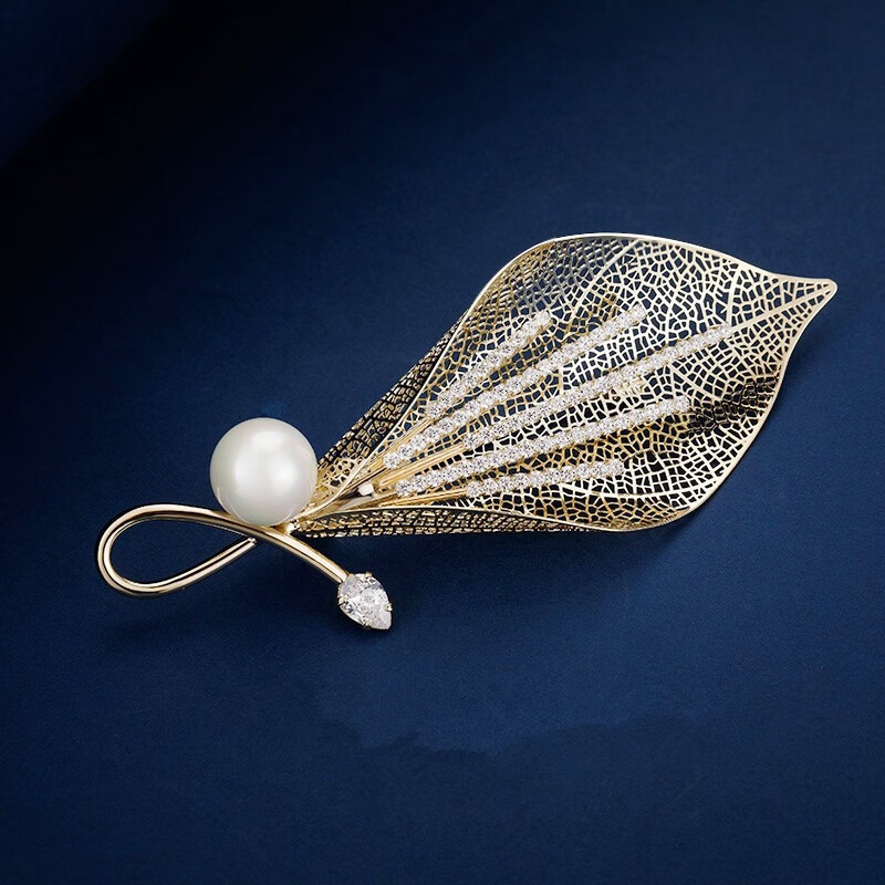 沫兰马蹄莲镶钻珍珠胸针