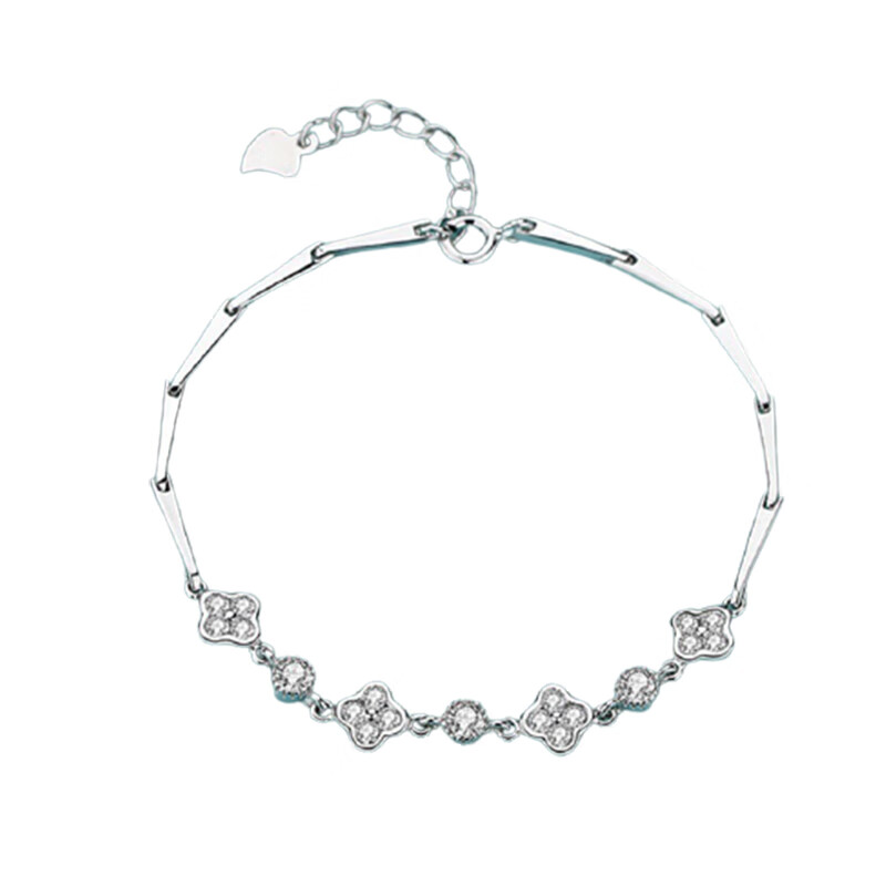 卓尼萱 甜美四叶草手链