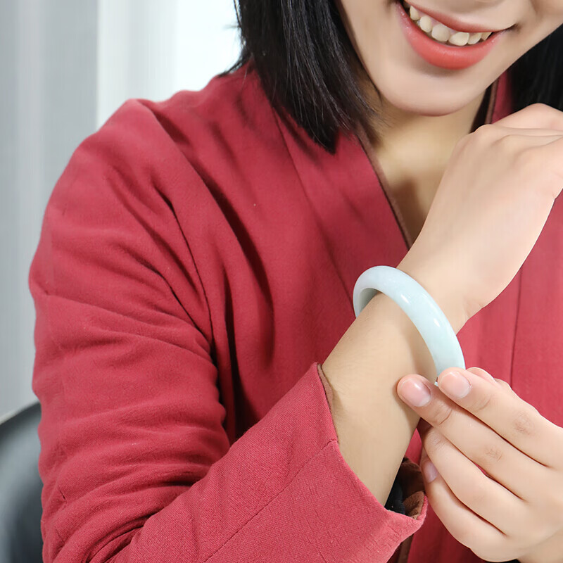 净心石 多口径细腻翡翠手镯