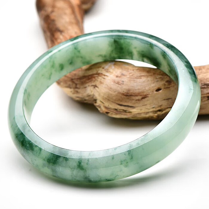 可玉可求饱满厚实翡翠手镯