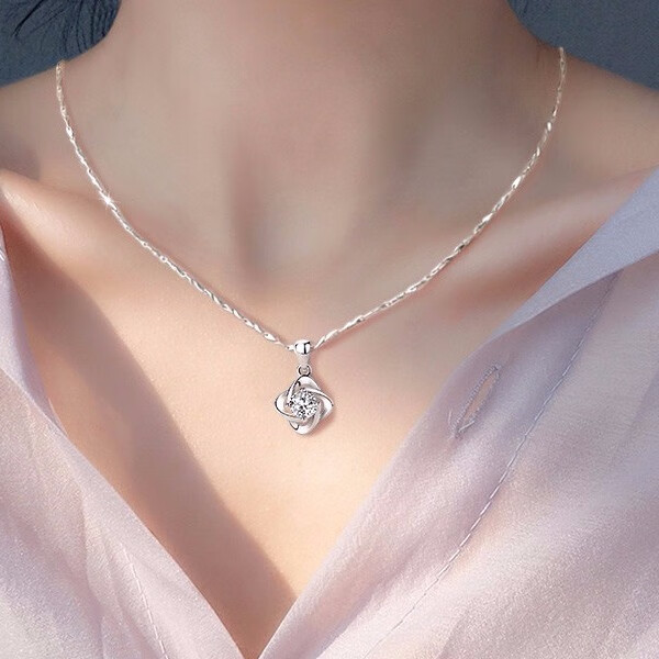 唯一 四叶草银项链