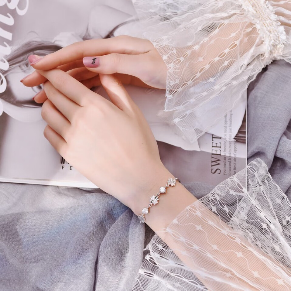 银千惠四叶草手链