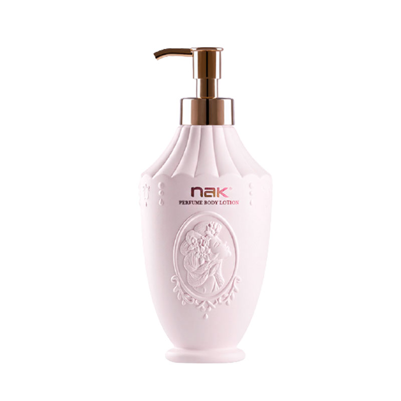 nak 多效修护身体乳