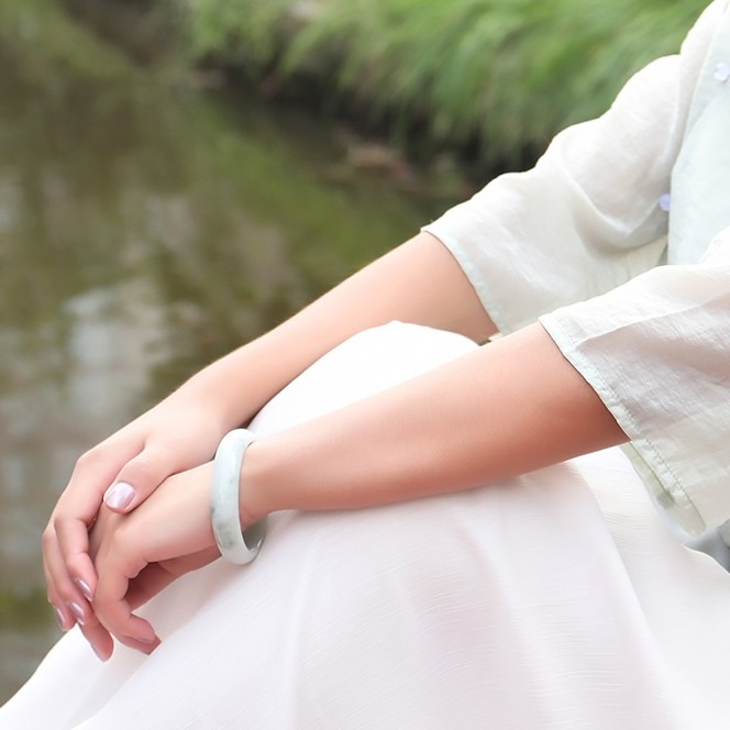 印象眸 圆柱翡翠手镯