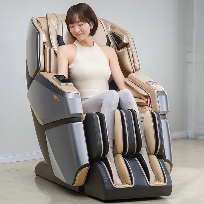 荣泰 硬曲臂机械手按摩椅