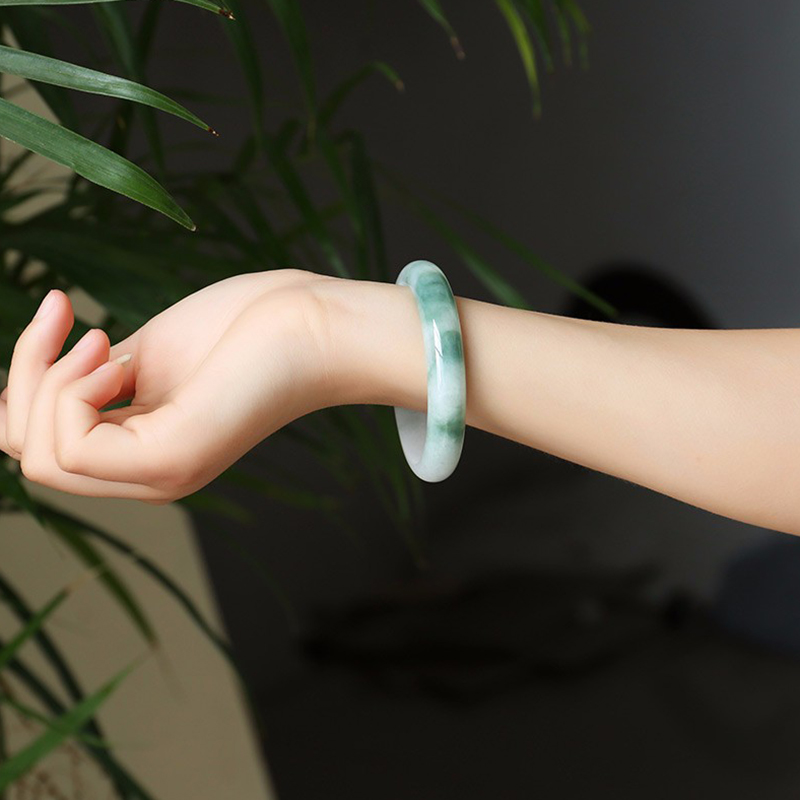 印象眸 简约飘花翡翠手镯