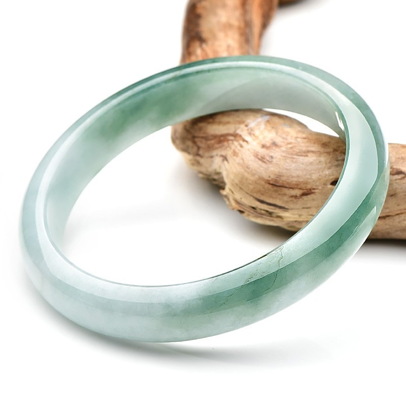 可玉可求 淡绿色圆润 翡翠手镯