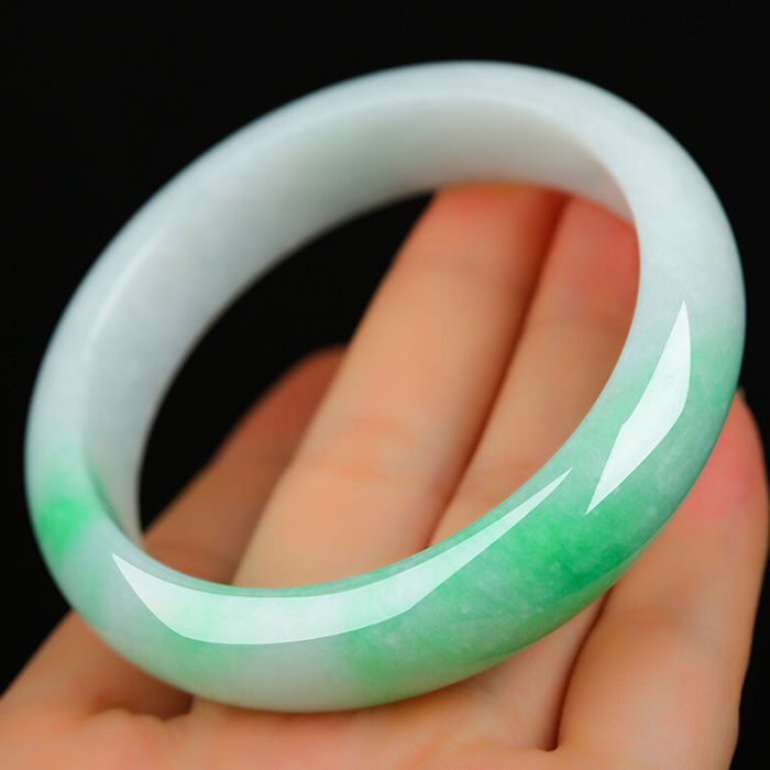 影享唯美翡翠手镯