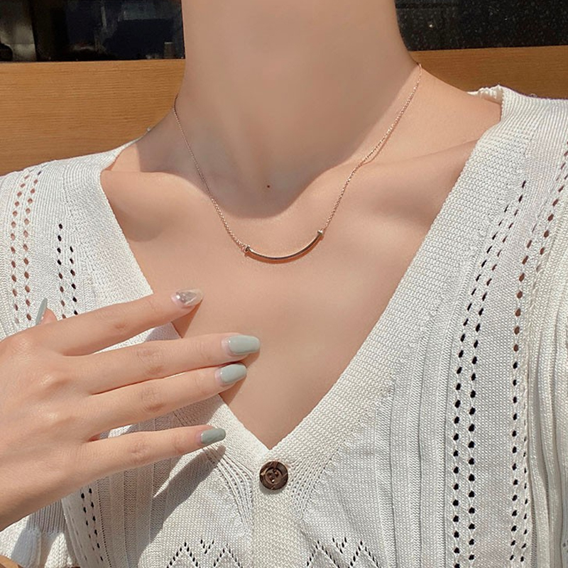 羡吻 时尚笑脸项链