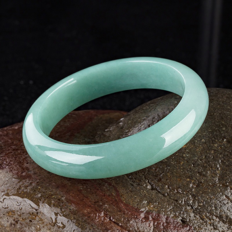 碧玉尊 纯色冰种 翡翠手镯