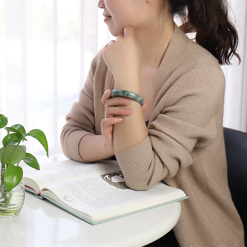 印象眸光洁莹润翡翠手镯