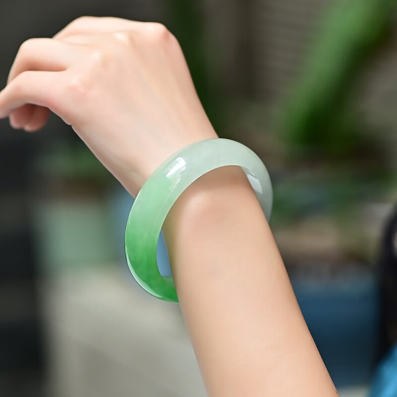 熙末 阳绿紫罗兰翡翠手镯