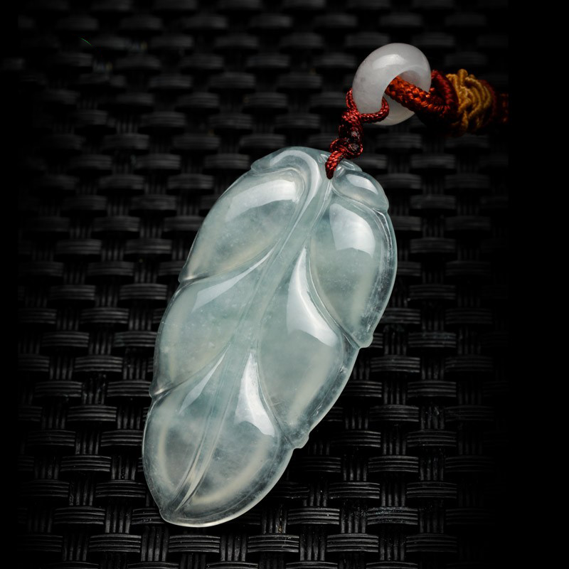 七彩云南 精致树叶翡翠吊坠