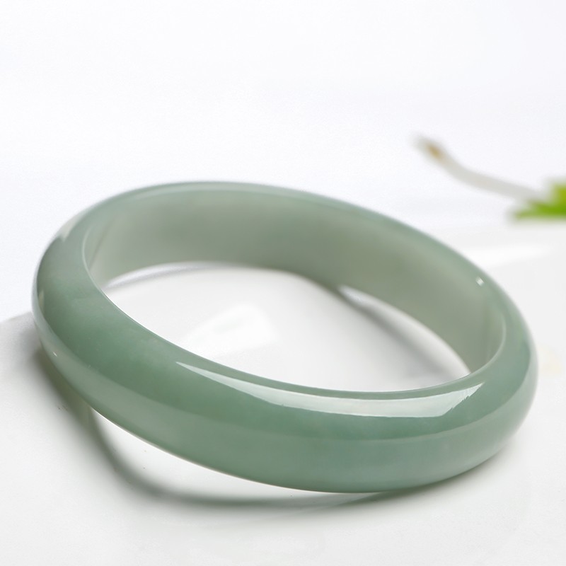 珍唯伊 老坑料翡翠手镯