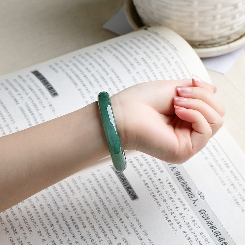 可玉可求 细边圆条 翡翠手镯