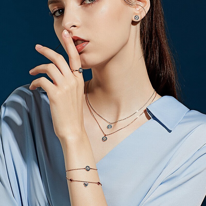 施华洛世奇 唯美浪漫蓝色耳饰