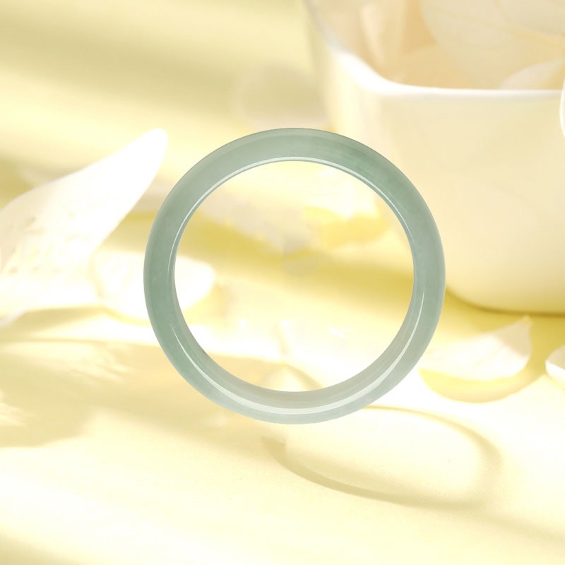 周大生 翡翠糯种秀气真玉手镯