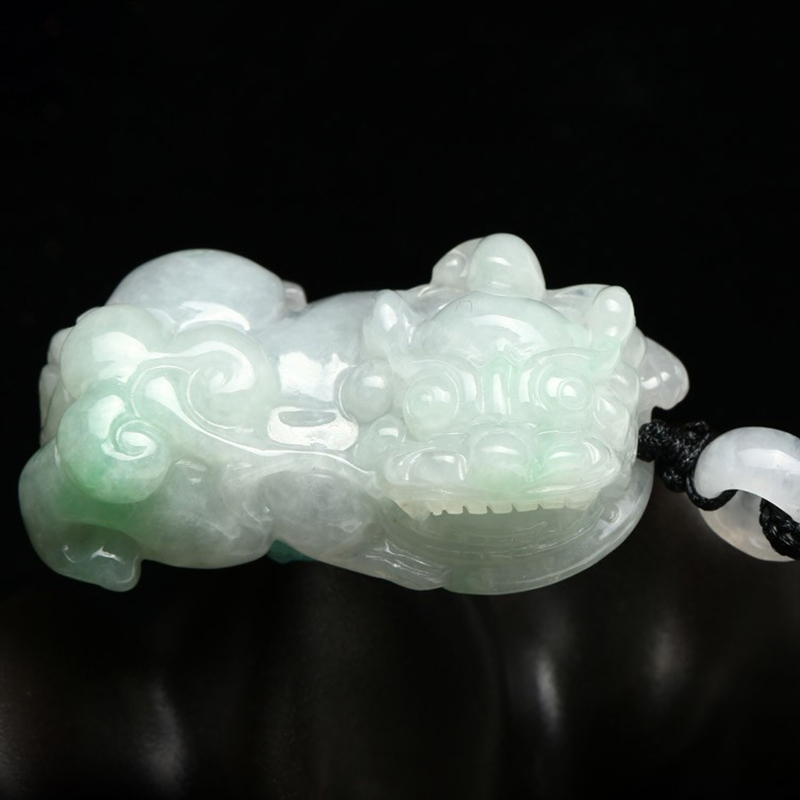 七彩云南 貔貅冰糯种翡翠吊坠